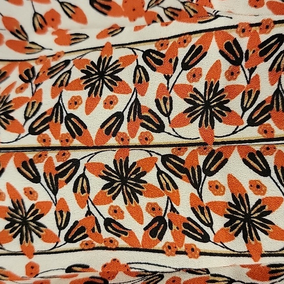 Max Studio Flutter sleeve blouse. Tie. Elastic back. - Picture 4 of 4